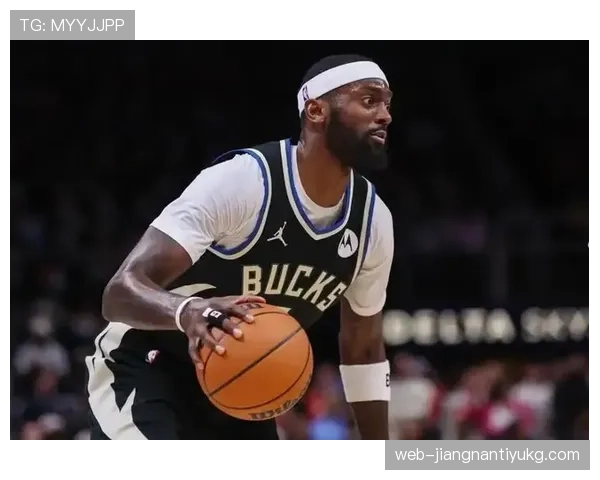 波蒂斯凭借空间型投射与篮板拼抢提升了雄鹿衔接段阵容的进攻容错率