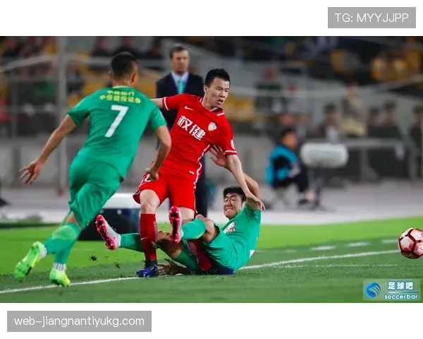 救险解围算不算犯规？规则如何界定防守动作的合法性