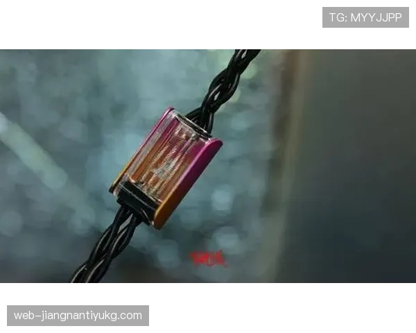 耳机裁判系统如何影响VAR判罚的实时沟通效率解析