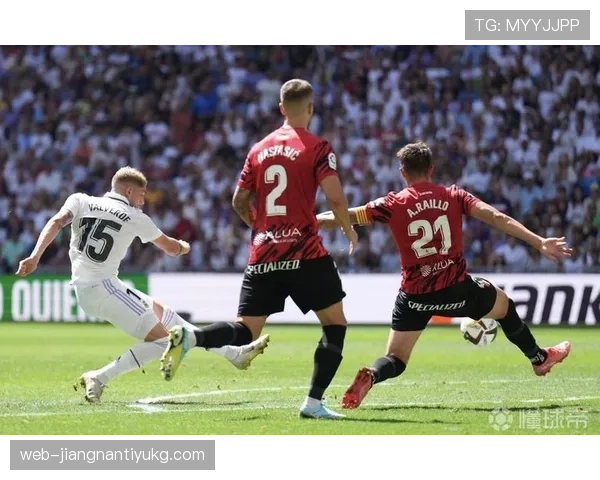 巴尔韦德与加维：活力型中场跑动覆盖及攻防效率对比分析