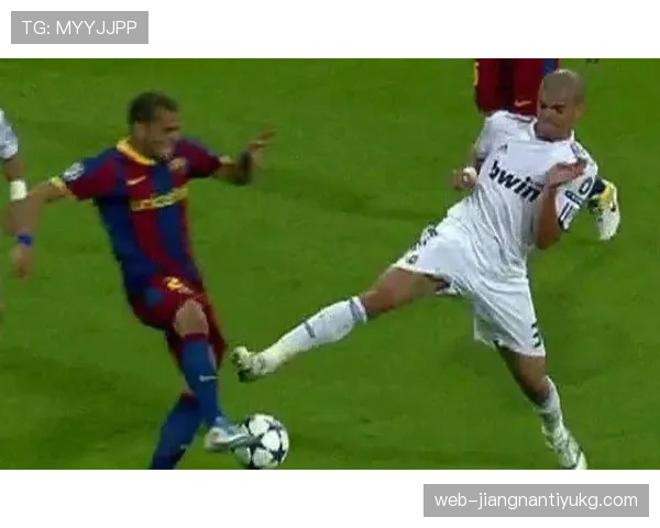 内维斯与罗德里：控场后腰的战术角色与体系适配差异解析