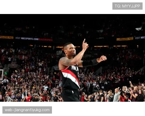 利拉德挡拆终结更倾向单打，较库里更倚重持球得分