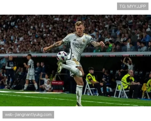 B费 vs 克罗斯：传球风格与战术角色差异